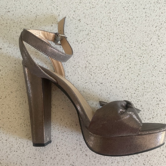 Lauren Conrad heels - Picture 3 of 6